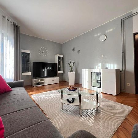Apartment Tigo - 2 Bedrooms, 2 Bathrooms, Terrace And Big Garden Fažana Exterior foto