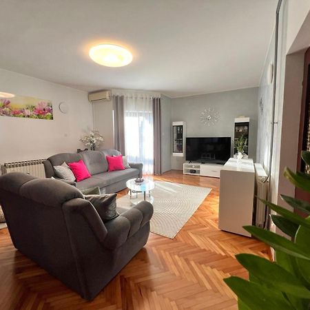Apartment Tigo - 2 Bedrooms, 2 Bathrooms, Terrace And Big Garden Fažana Exterior foto